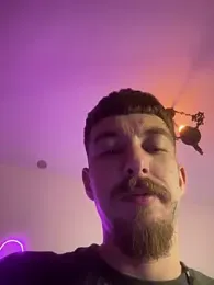 Kissmalditox webcam model stream image