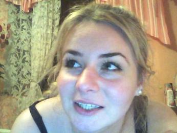 HollyLaPretty webcam model stream image