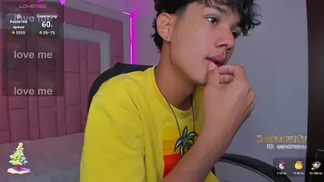 OliverTwinky webcam model stream image