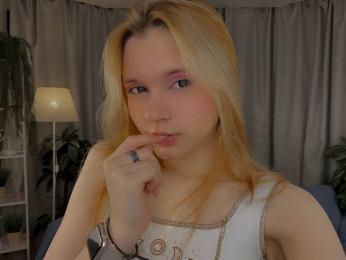 BrittGreenhouse webcam model stream image
