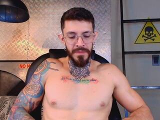 Henry Sean webcam model stream image