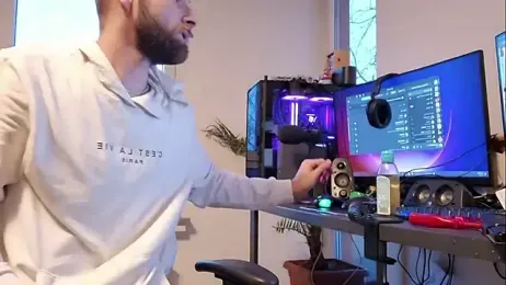 Hot_adem webcam model stream image