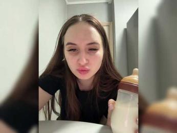 KiraSweet webcam model stream image