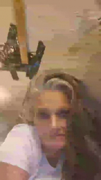 Littlebitch1212 webcam model stream image