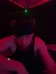 GenitalWars webcam model stream image
