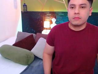 Jordan Velez &amp; Rooney Saenz webcam model stream image