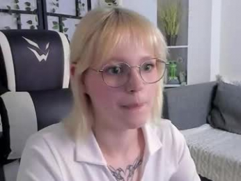 iolabennings webcam model stream image