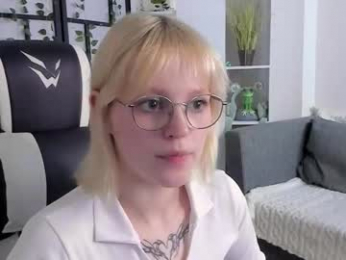 iolabennings webcam model stream image