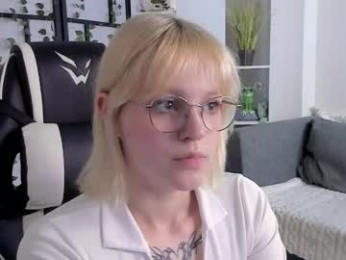 iolabennings webcam model stream image