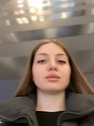 KrisMagnoly webcam model stream image
