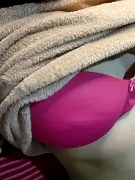 Strip-Rinky webcam model stream image