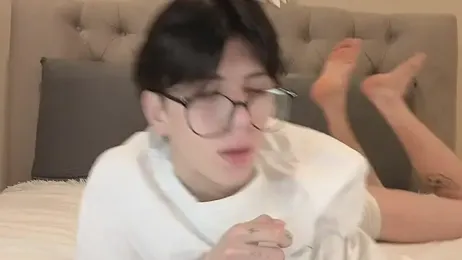 Oliver_star_boy_ webcam model stream image