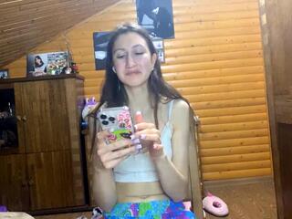 Alverta Debona webcam model stream image