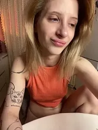 amorearte_m webcam stripchat model stream image