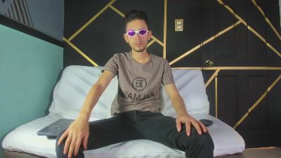 logan_rogers webcam model stream image