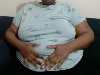 Bunnie Ebony webcam model stream image