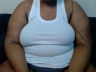 Bunnie Ebony webcam model stream image