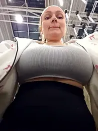 Bondgirl_013 webcam model stream image