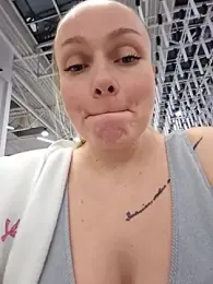 Bondgirl_013 webcam model stream image