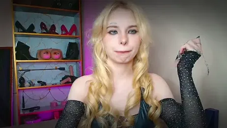 Creatrix_Lola webcam model stream image