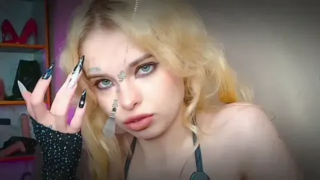 Creatrix_Lola webcam model stream image