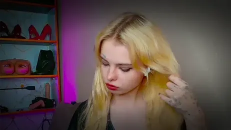 Creatrix_Lola webcam model stream image