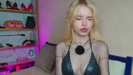 Creatrix_Lola webcam model stream image