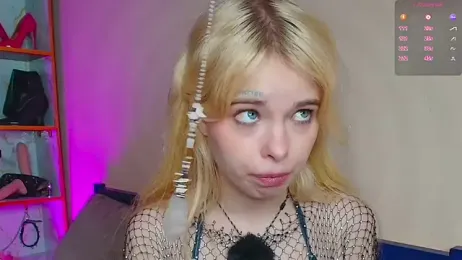 Creatrix_Lola webcam model stream image
