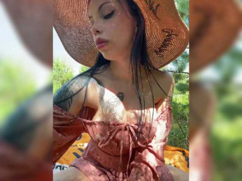 juli_jam webcam model stream image