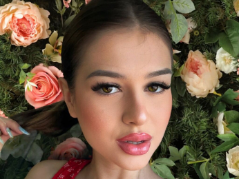 Bella webcam model stream image