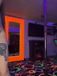 Luluof webcam model stream image