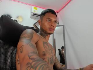 Alexx Bloom webcam model stream image