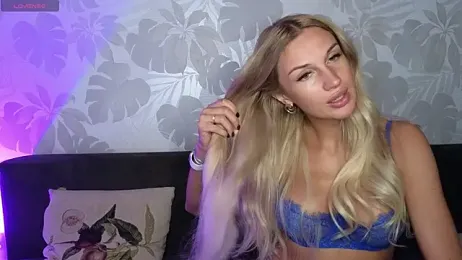 Megan_Kira webcam model stream image