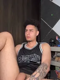 bigryann23 webcam stripchat model stream image