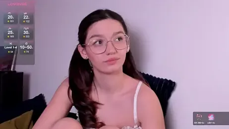 miabellee_ webcam model stream image