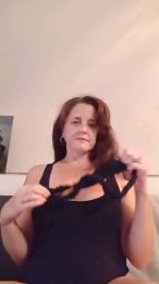CallmeMrs webcam model stream image