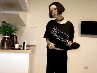 blondellroundtree webcam model stream image