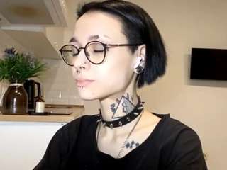 blondellroundtree webcam model stream image