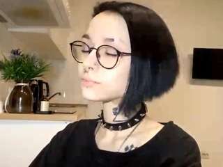 blondellroundtree webcam model stream image