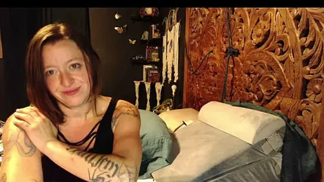 WildflowerAndThorn webcam model stream image