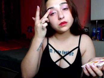 Sarah-Dumont webcam model stream image