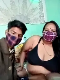 LoveOnStream webcam model stream image