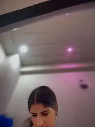 4U143 webcam model stream image