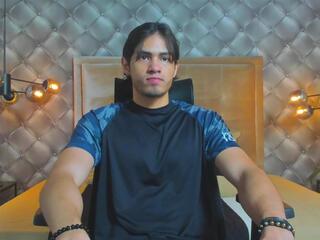 Tyler Lions webcam flirt4free model stream image