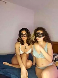 Lezdemoiselles webcam model stream image