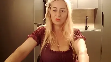 _karolynesyera_ webcam model stream image