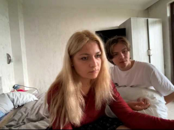 Hikkiii webcam model stream image