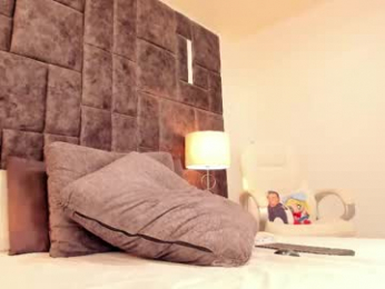 petit_rosseowo webcam model stream image