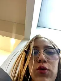 melody-dy webcam stripchat model stream image