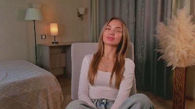 AlyshaHussian webcam model stream image